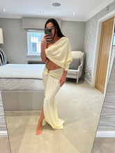 Load image into Gallery viewer, GAIA 3 PIECE SET - VANILLA POST DATE 16th MAY