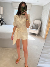 Load image into Gallery viewer, Natural Undyed Venetian~ Tshirt &amp; Tie Belt POST DATE 13.8.26
