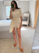 Load image into Gallery viewer, Natural Undyed Venetian~ Tshirt &amp; Tie Belt POST DATE 13.8.26
