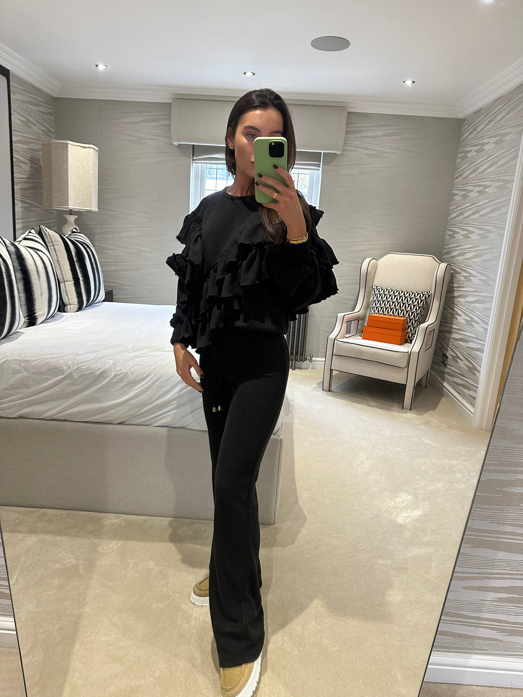 Cascata Tracksuit - Black POST DATE February