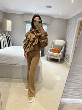 Load image into Gallery viewer, Cascata Tracksuit - Caramel POST DATE February
