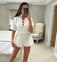 Load image into Gallery viewer, Wave Set - White PRE ORDER 4TH AUGUST POST DATE
